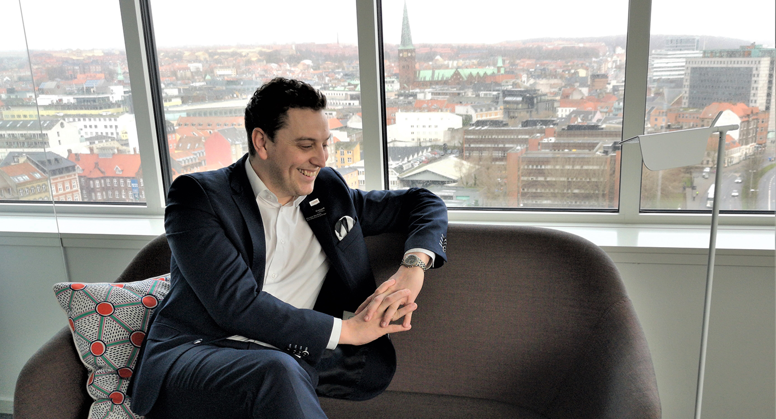 Christian Bendixen i sofa