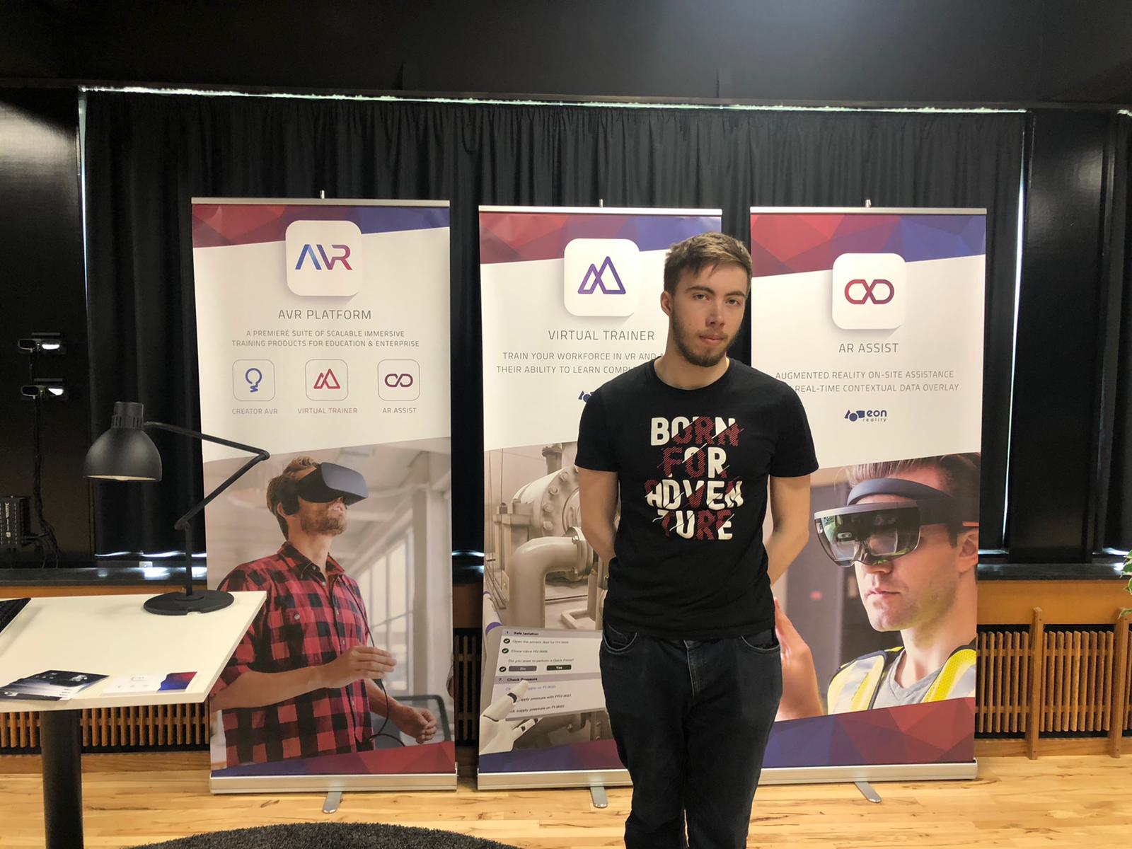 Student during internship about Virtual Reality